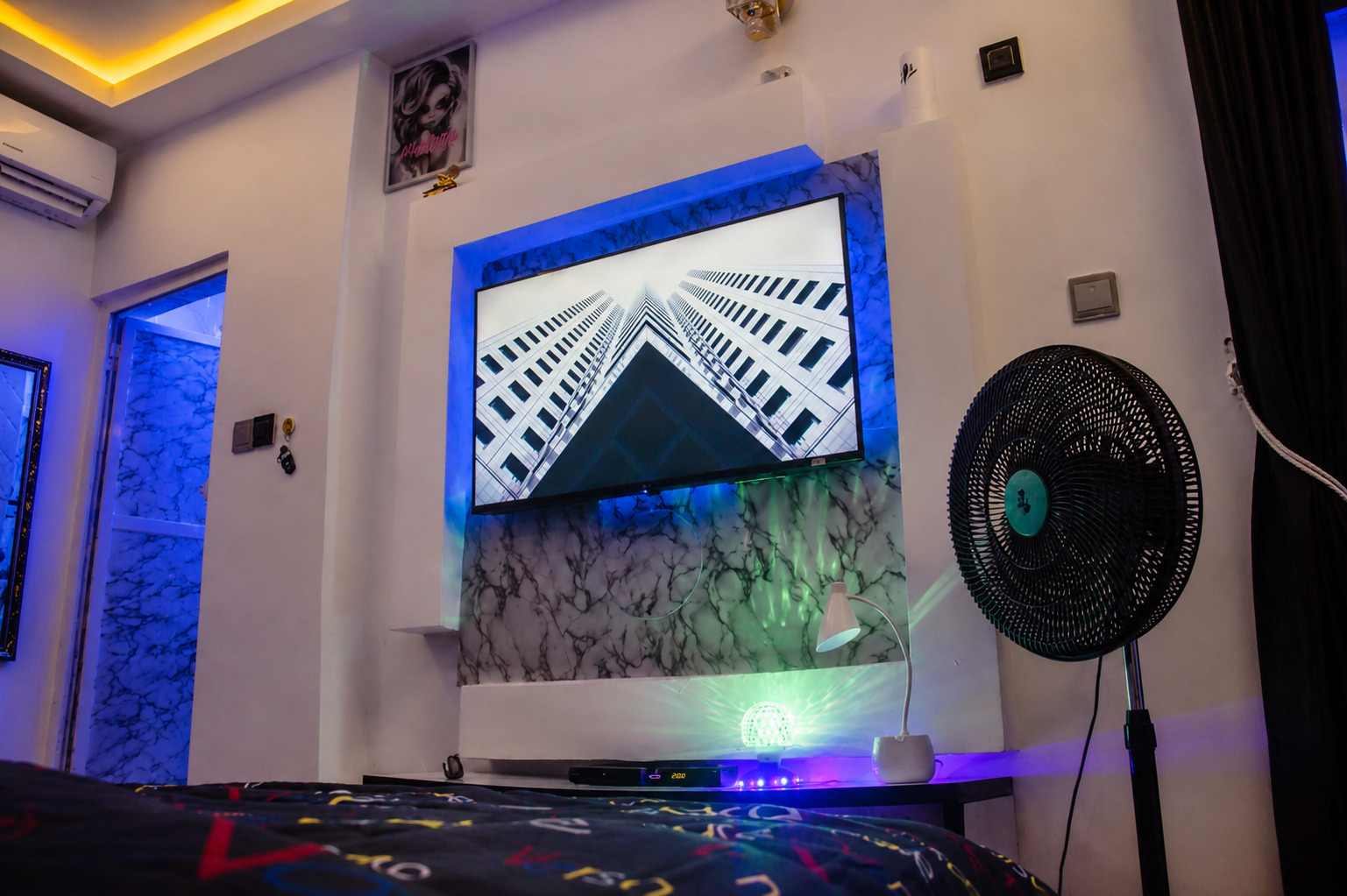Entertainment and living details inside the apartment